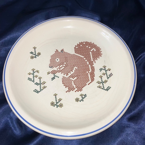 Vintage Pfaltzgraff Squirrel Needlepoint Cross Stitch 8.5" Plate RARE! Item B - Picture 2 of 8